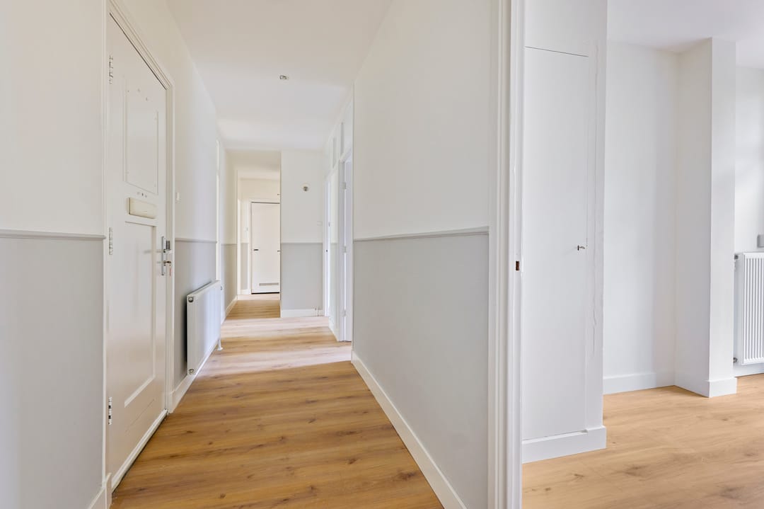 Photo 8 of Jan van Galenstraat 89-1