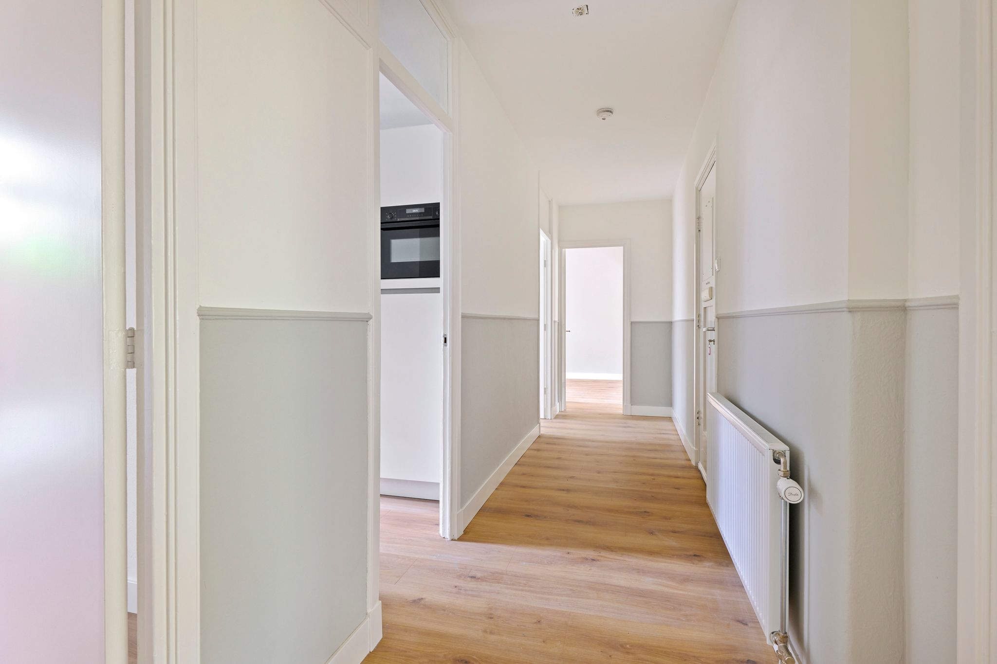 Photo 9 of Jan van Galenstraat 89-1