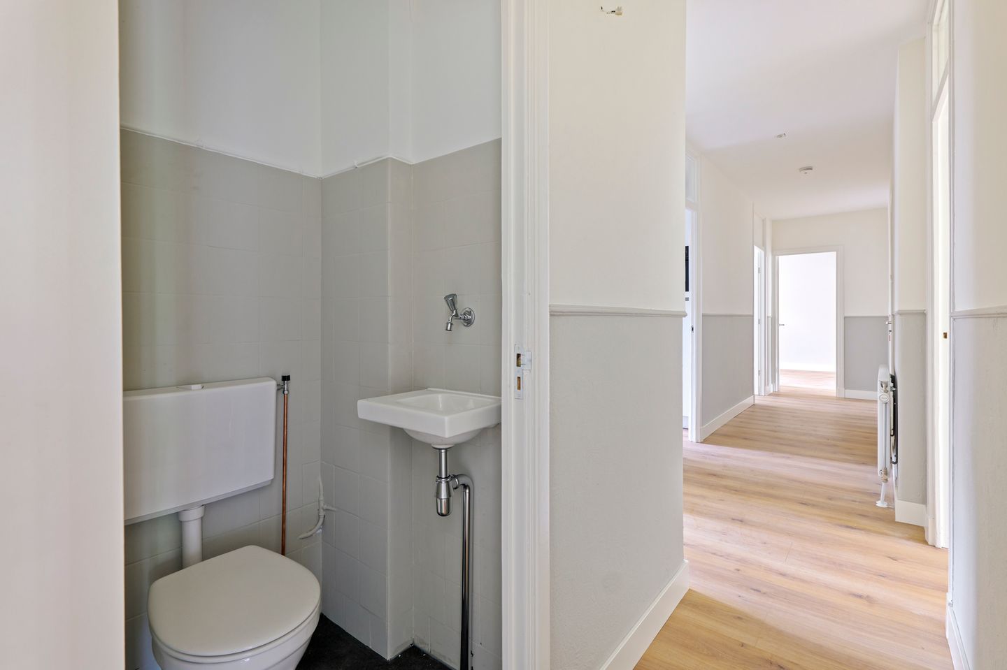 Photo 10 of Jan van Galenstraat 89-1