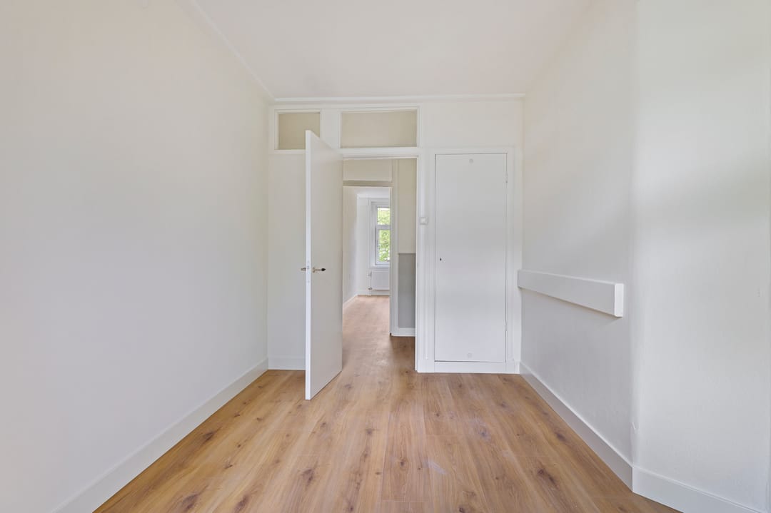 Photo 17 of Jan van Galenstraat 89-1