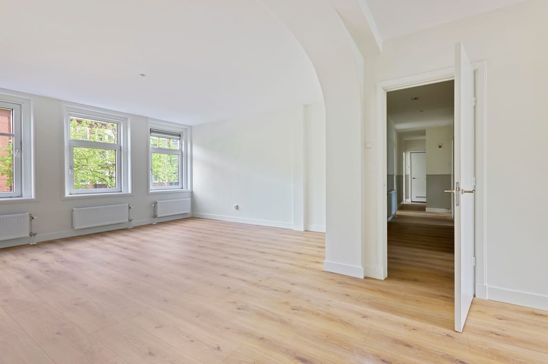 Photo 7 of Jan van Galenstraat 89-1