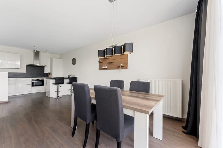 Photo 14 of Buizerdhof 387