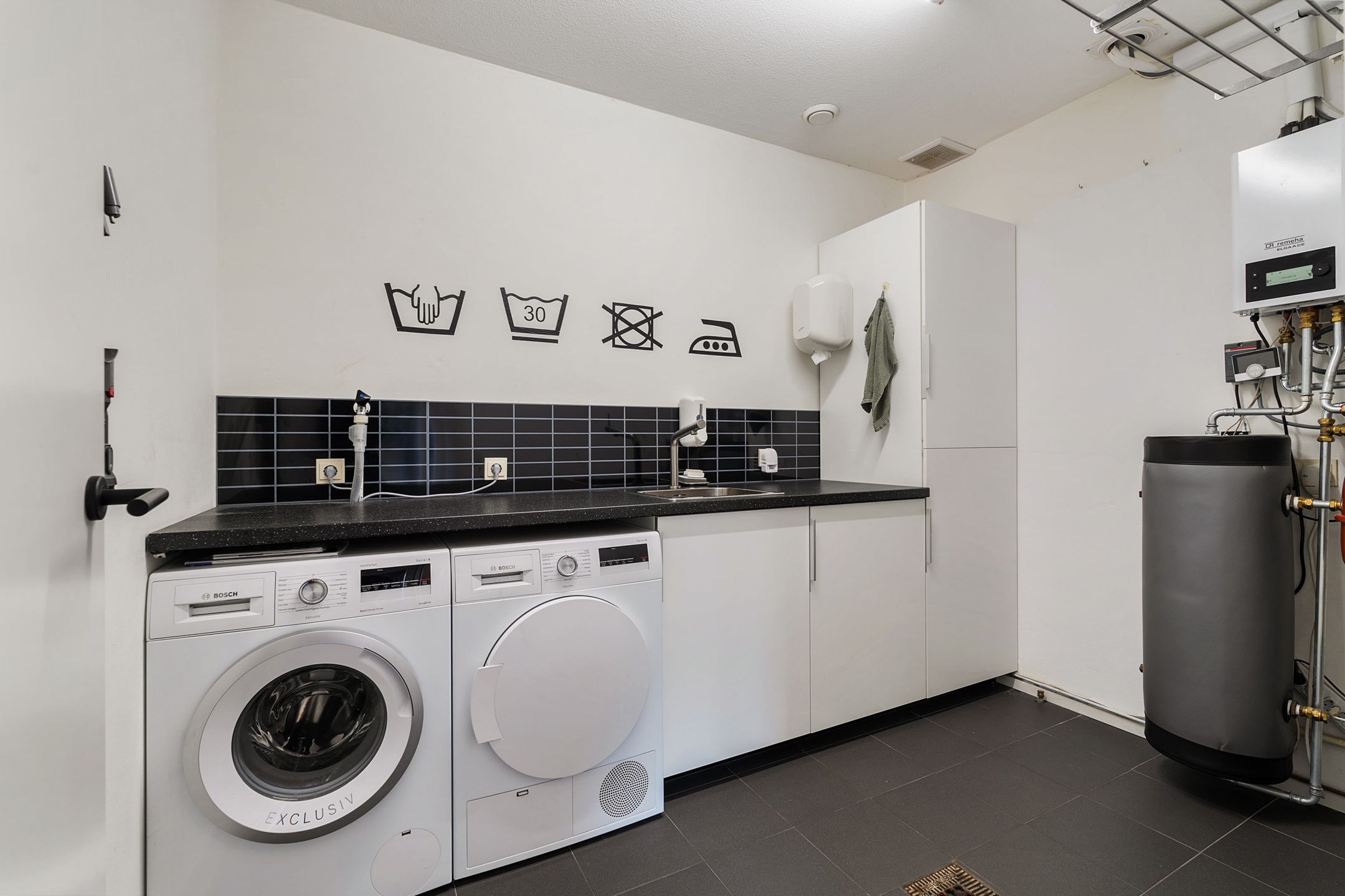 Foto 15 van S.N. Menkostraat 8