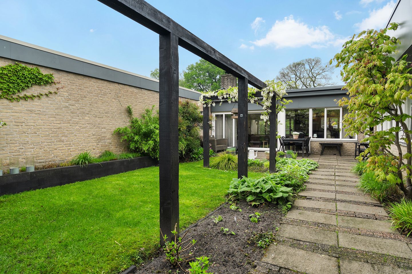 Foto 35 van S.N. Menkostraat 8