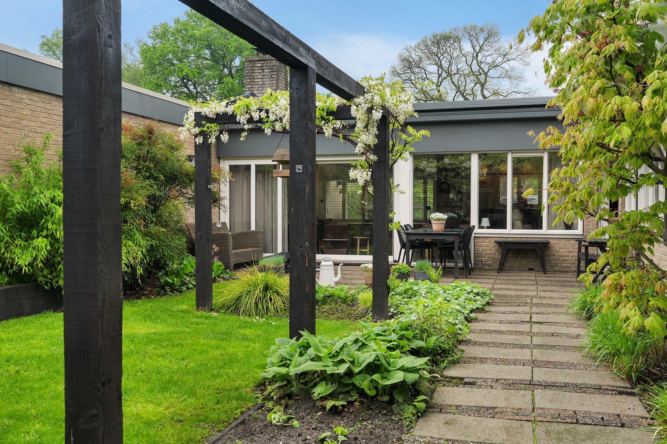 Foto 36 van S.N. Menkostraat 8