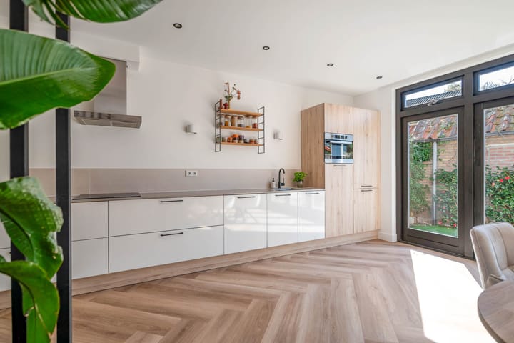 Photo 11 of Surinamestraat 24