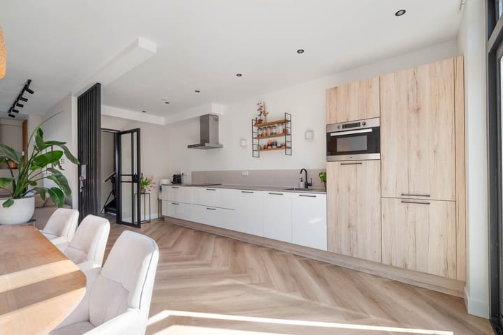 Photo 12 of Surinamestraat 24