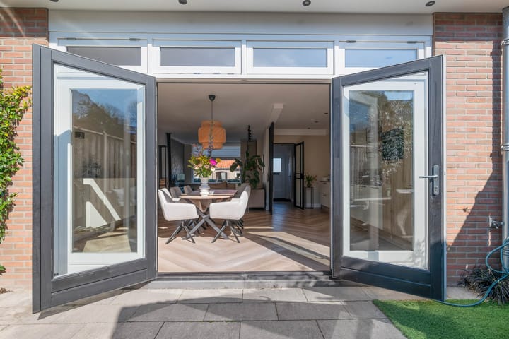 Photo 25 of Surinamestraat 24