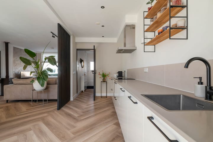 Photo 27 of Surinamestraat 24