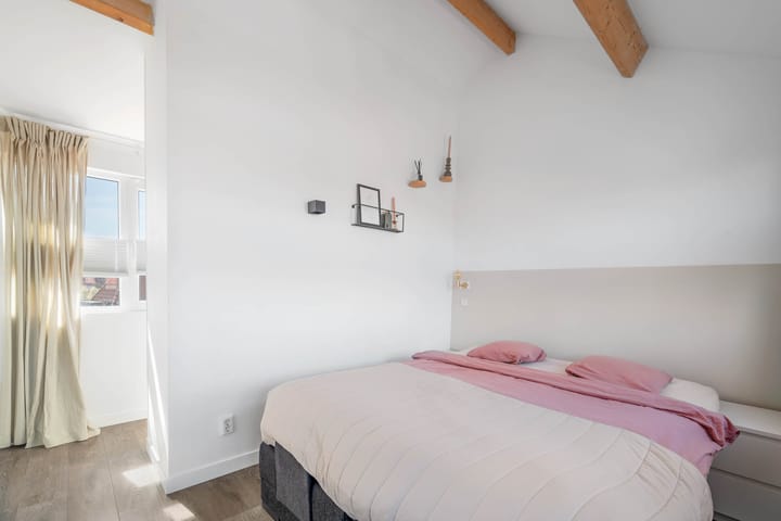 Photo 39 of Surinamestraat 24