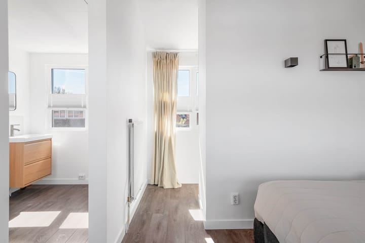 Photo 40 of Surinamestraat 24