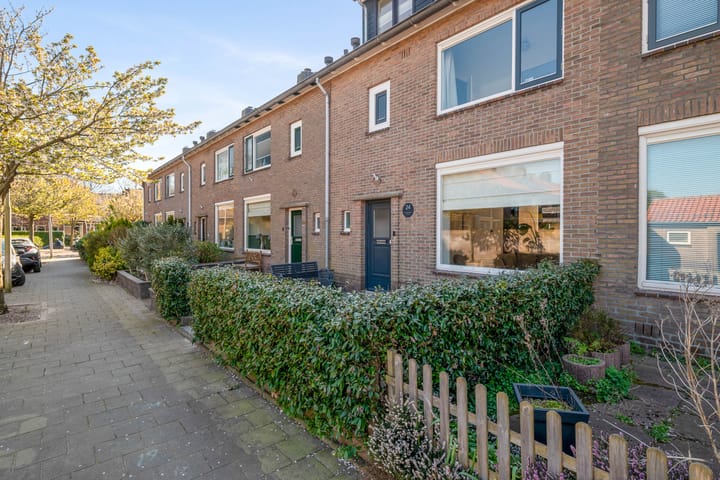 Photo 43 of Surinamestraat 24