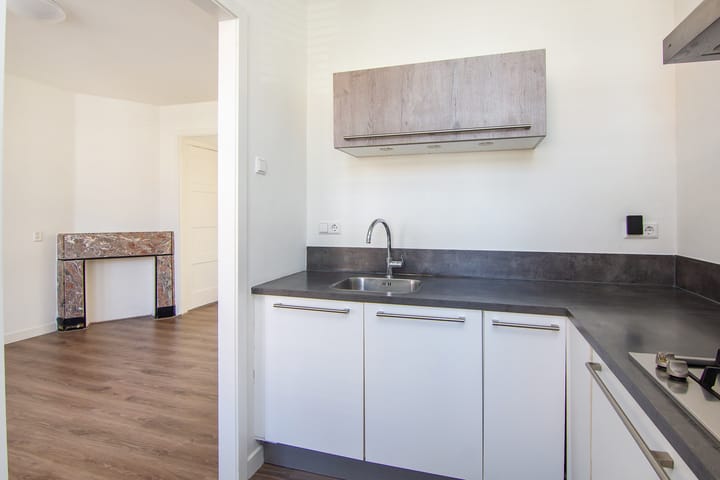 Foto 8 van Van Zeggelenstraat 100