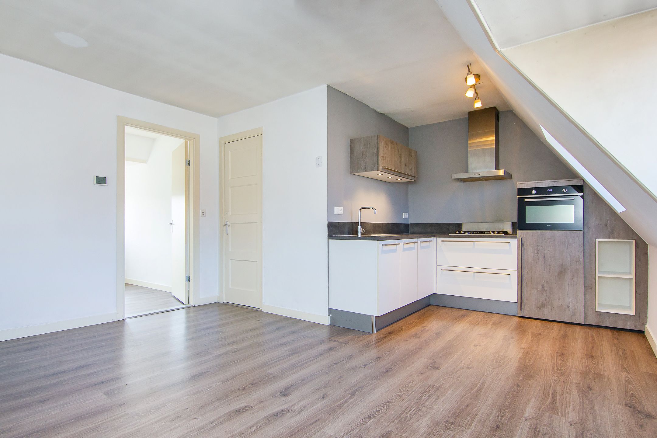 Foto 24 van Van Zeggelenstraat 100