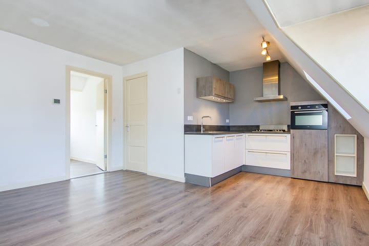 Foto 24 van Van Zeggelenstraat 100