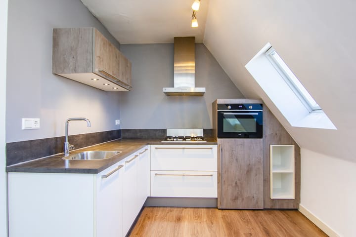 Foto 25 van Van Zeggelenstraat 100