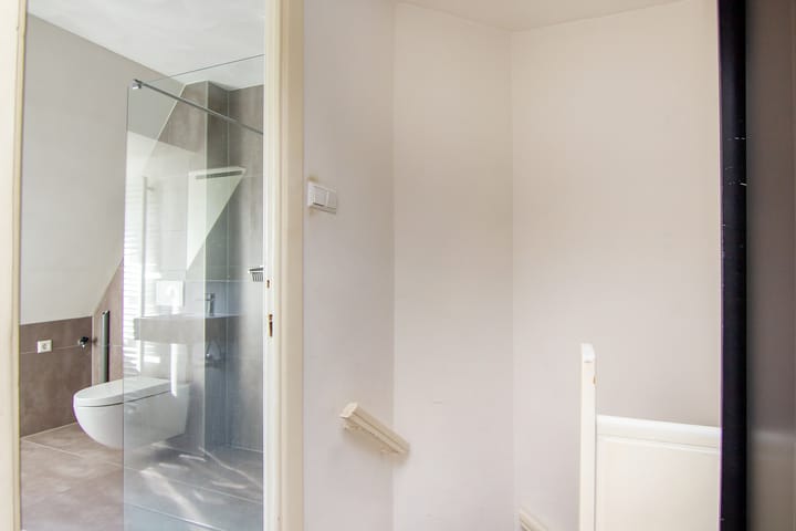 Foto 27 van Van Zeggelenstraat 100