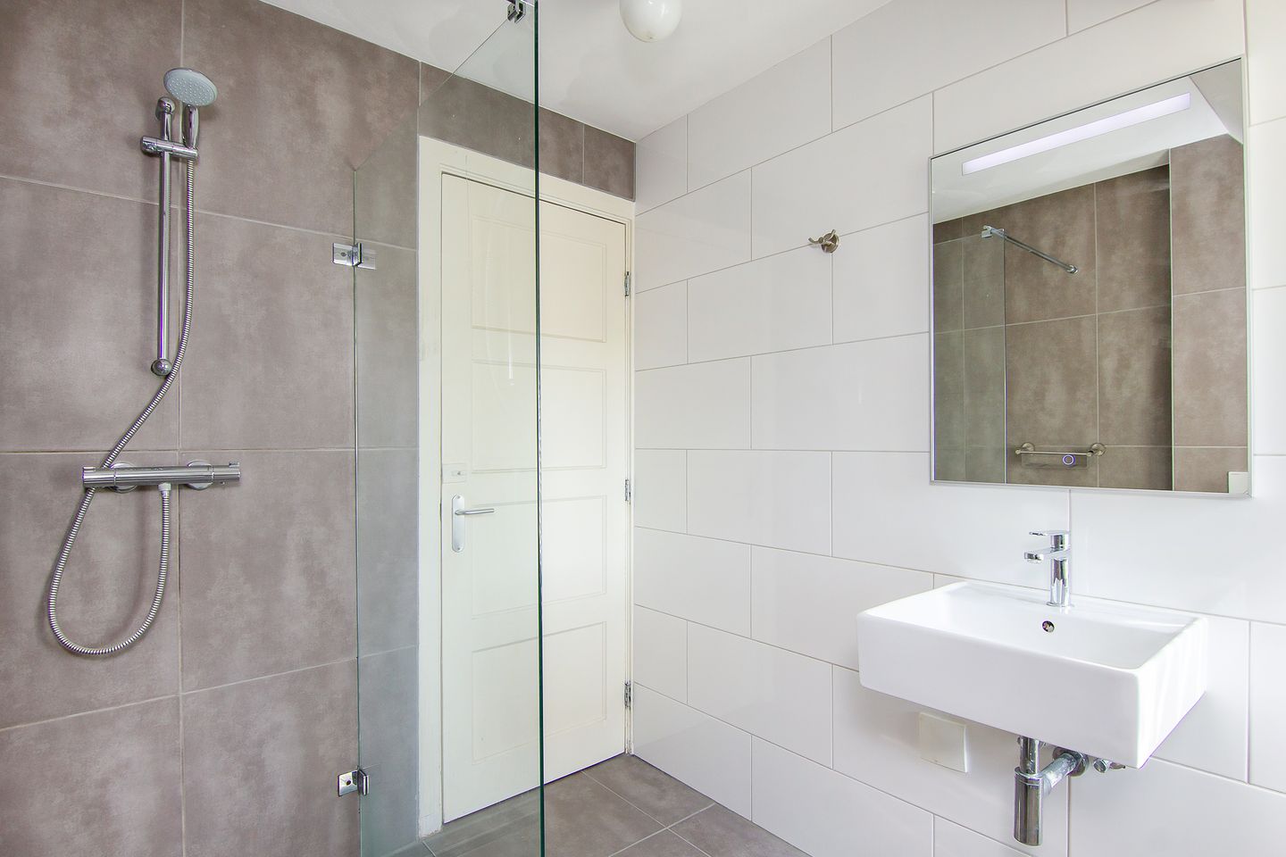 Foto 29 van Van Zeggelenstraat 100