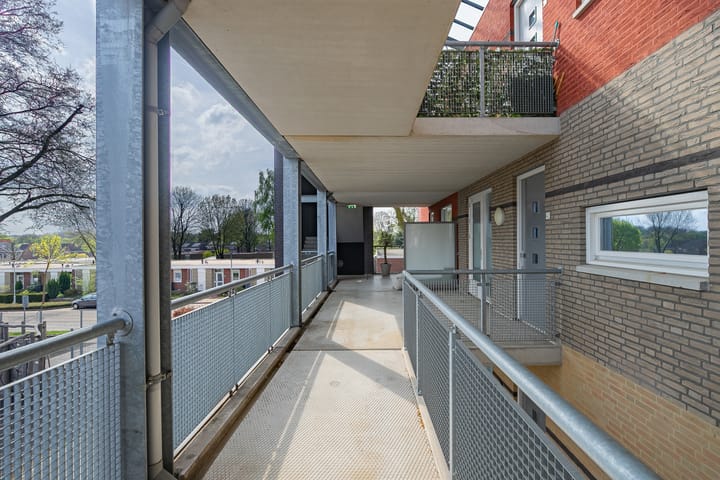 Photo 3 of Valder 42