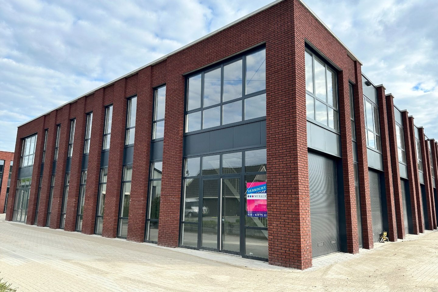 View photo 2 of L.J. Costerstraat 11