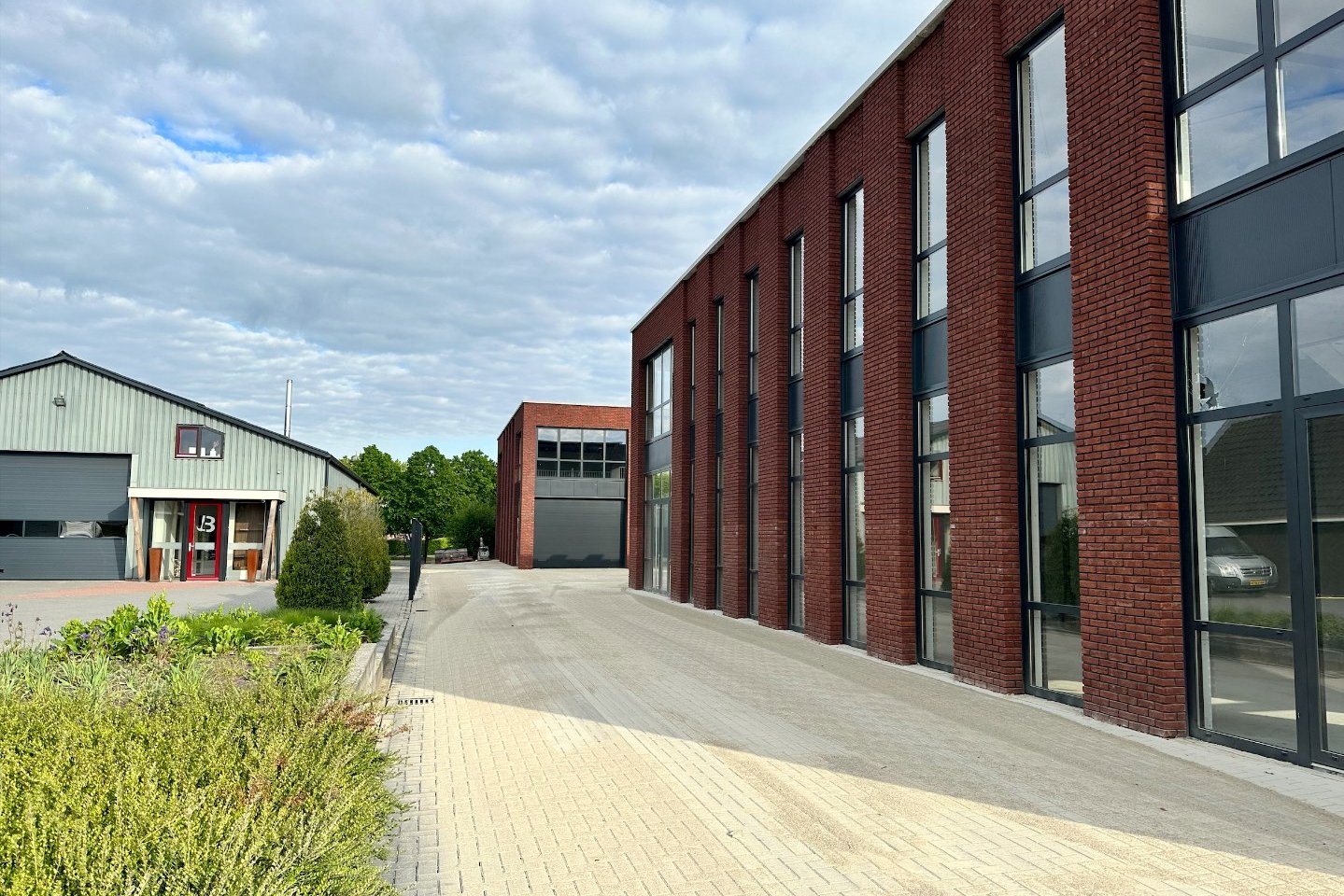View photo 3 of L.J. Costerstraat 11