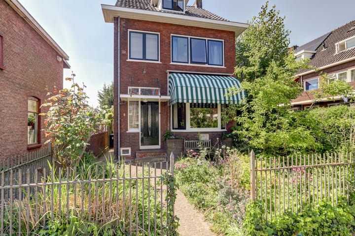 Foto 48 van Brederodestraat 1