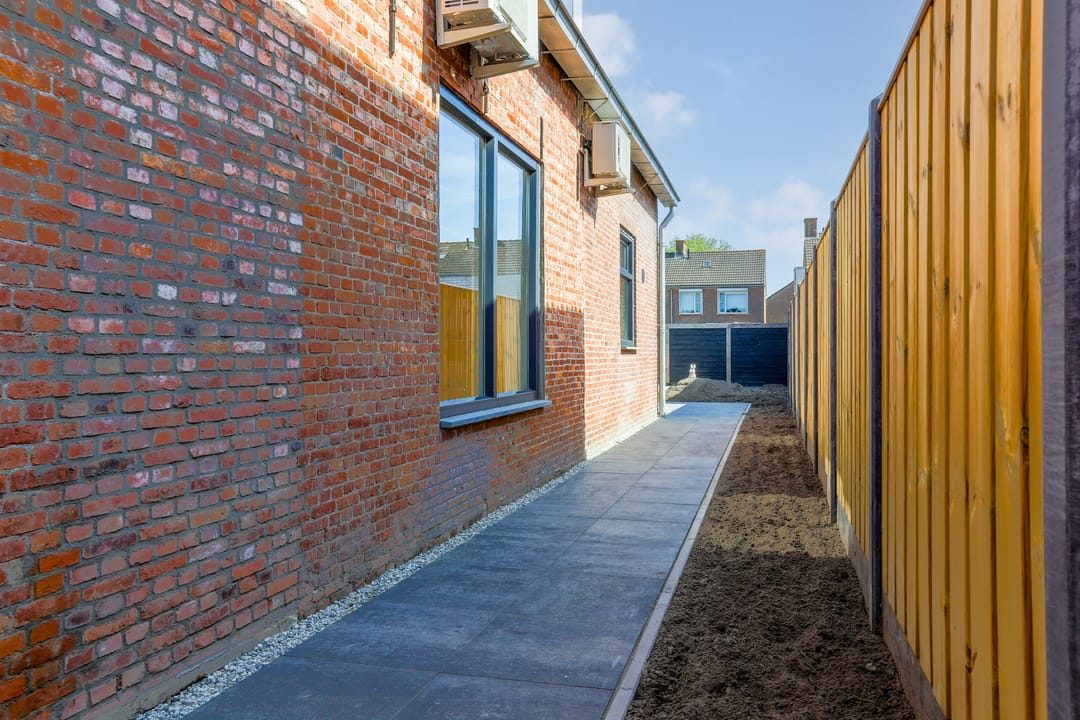 Photo 41 of Wilhelminastraat 12