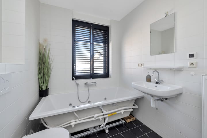 Photo 24 of A. Commandeurlaan 82