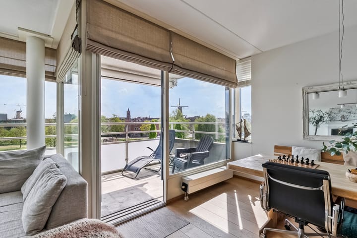 Foto 15 van Joop den Uyllaan 67