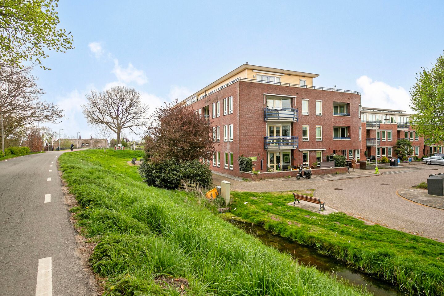 Foto 25 van De Ruyterstraat 94