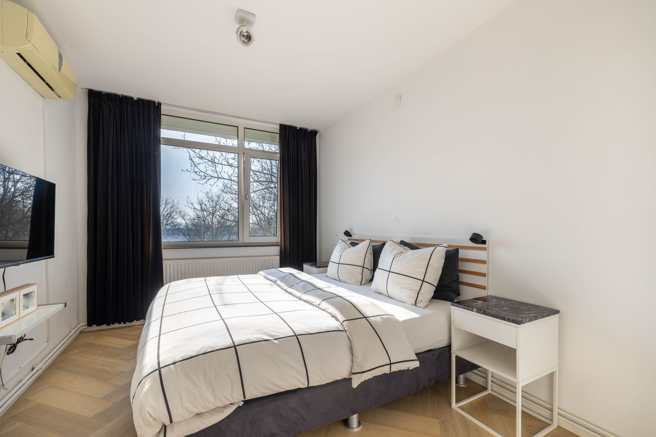 Photo 15 of Maasstraat 150