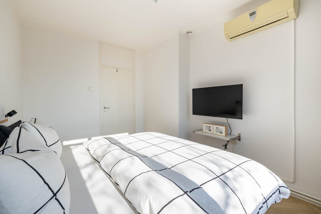 Photo 16 of Maasstraat 150