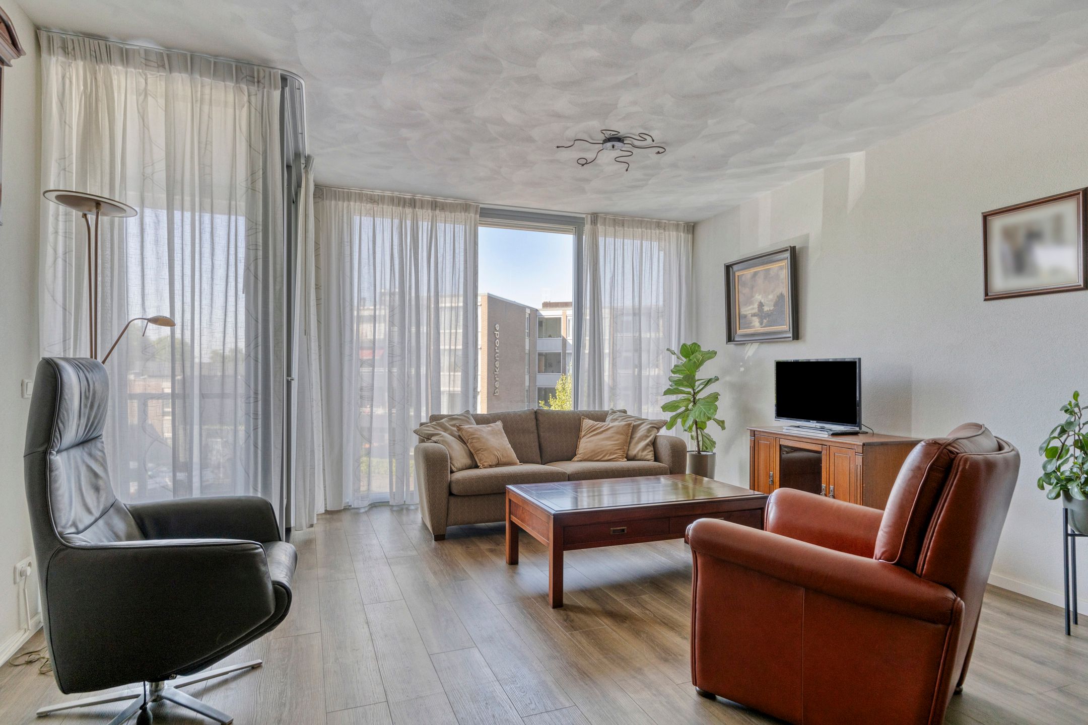 Foto 12 van Koningsschild 40