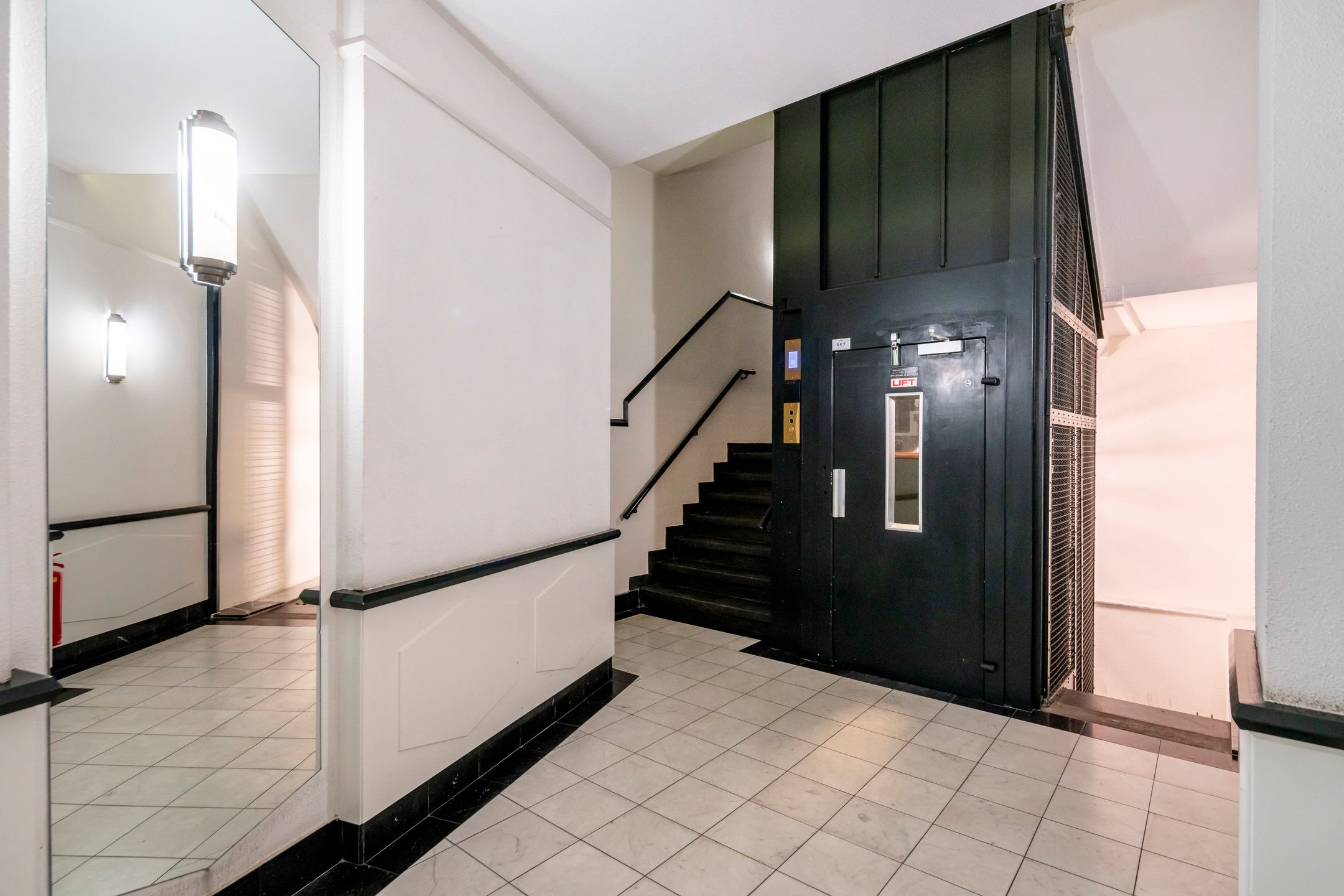 Photo 27 of Nieuwezijds Voorburgwal 308-K