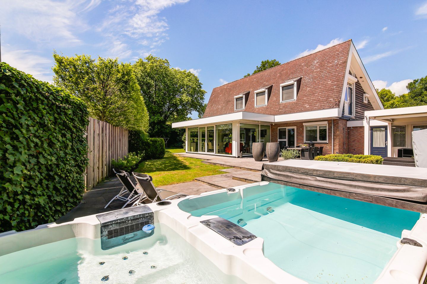 Photo 1 of Lammerts van Buerenstraat 2