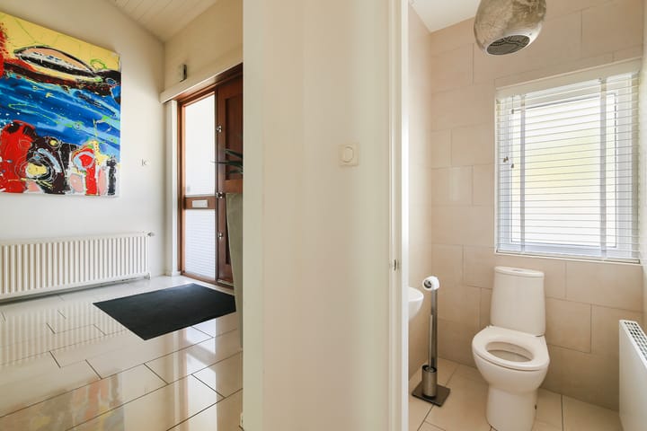 Photo 7 of Lammerts van Buerenstraat 2