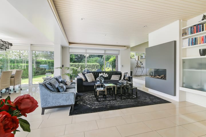 Photo 10 of Lammerts van Buerenstraat 2