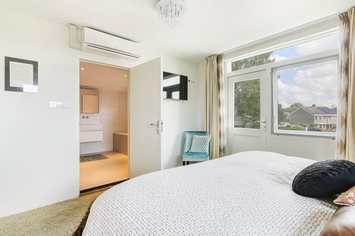 Photo 31 of Lammerts van Buerenstraat 2