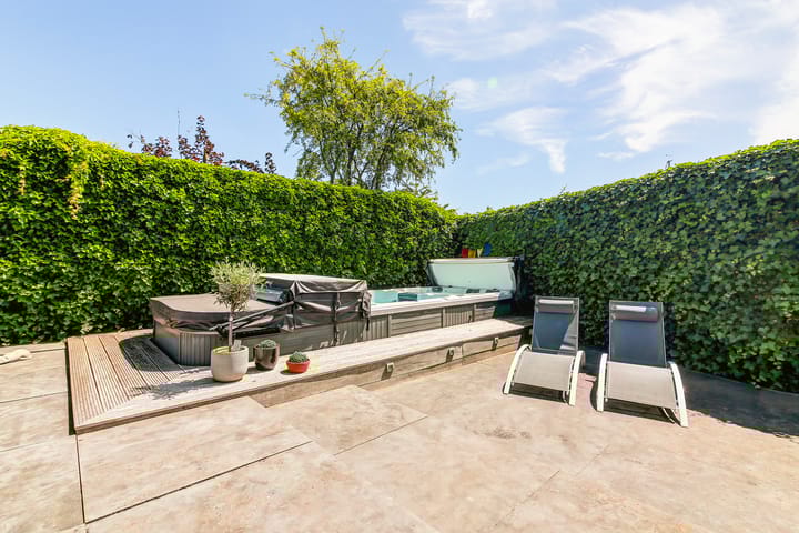 Photo 39 of Lammerts van Buerenstraat 2