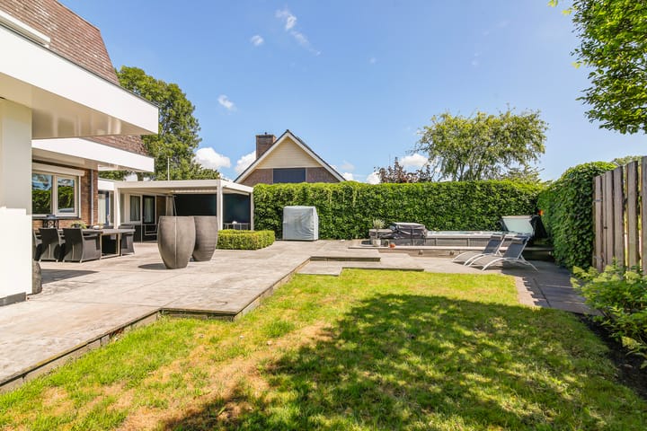 Photo 40 of Lammerts van Buerenstraat 2