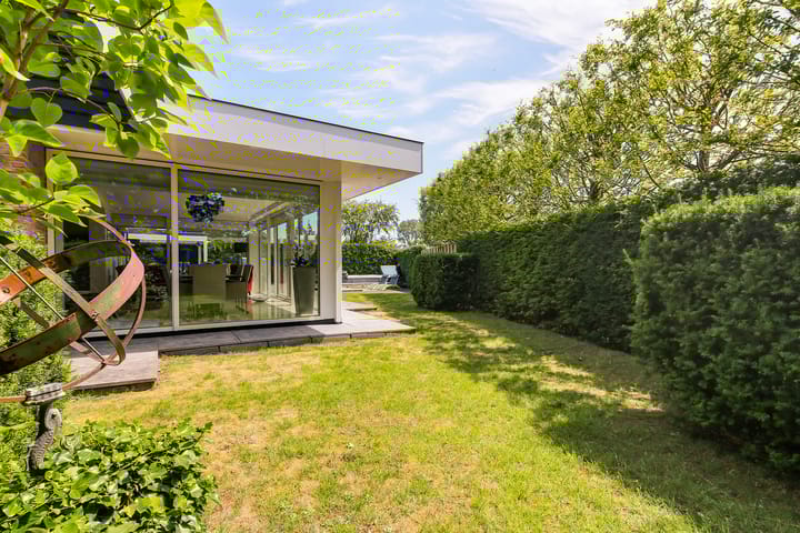 Photo 44 of Lammerts van Buerenstraat 2