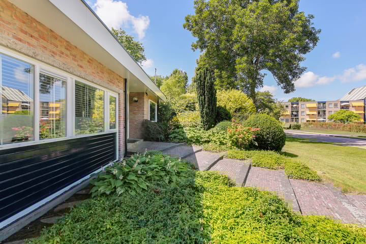 Photo 48 of Lammerts van Buerenstraat 2