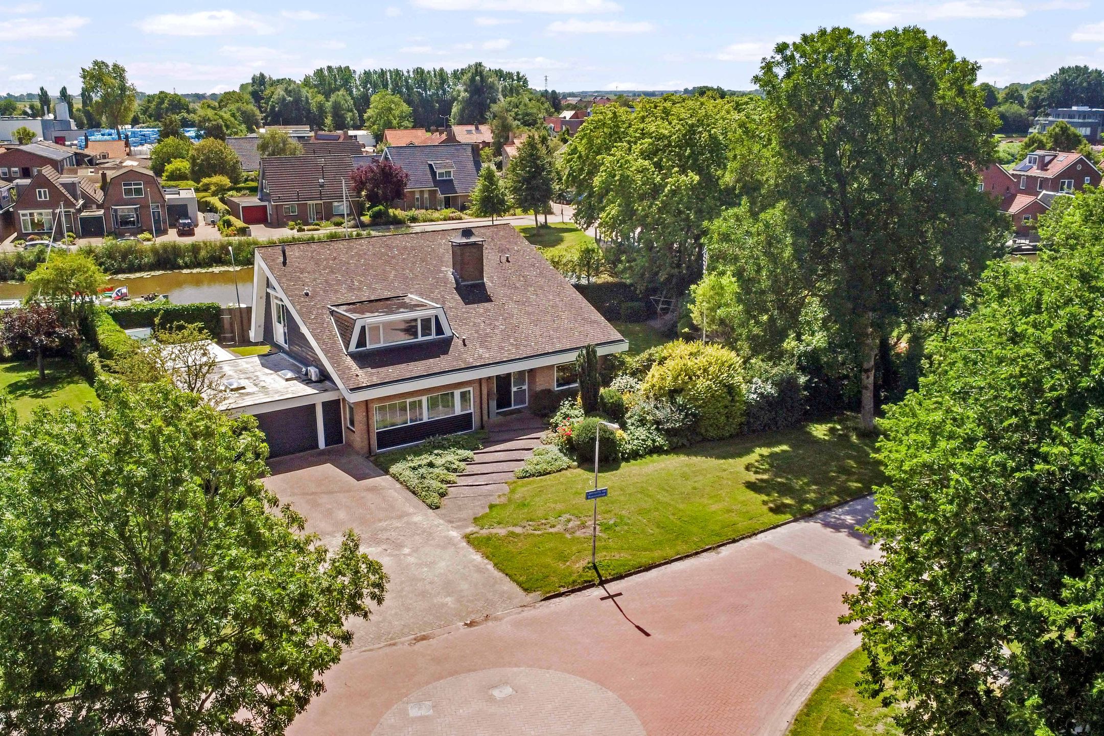 Photo 54 of Lammerts van Buerenstraat 2