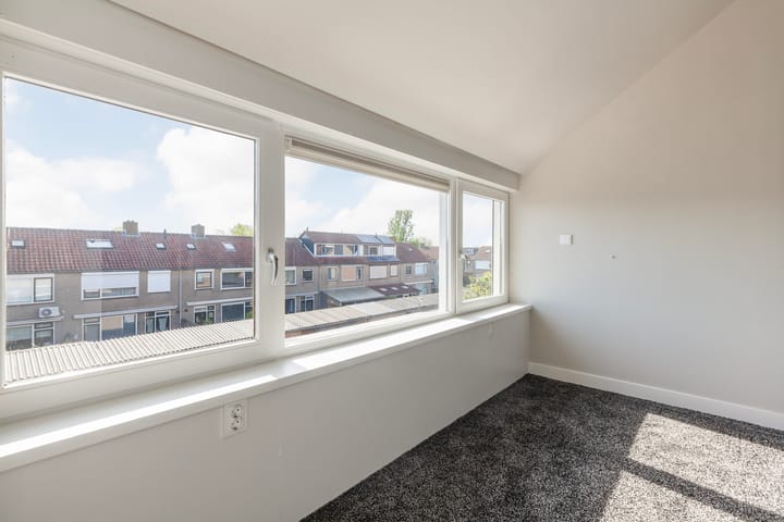 Foto 27 van Leeuwerikstraat 7