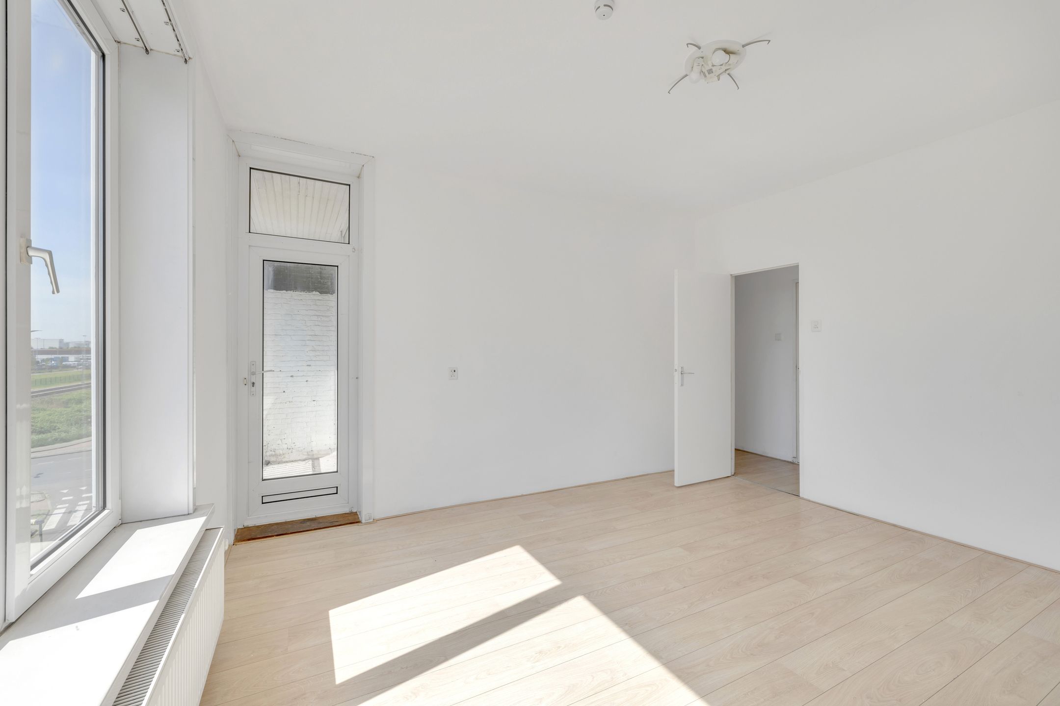 Foto 9 van Parallelweg 132-D