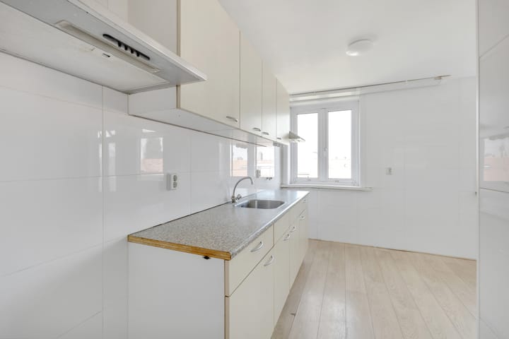 Foto 16 van Parallelweg 132-D