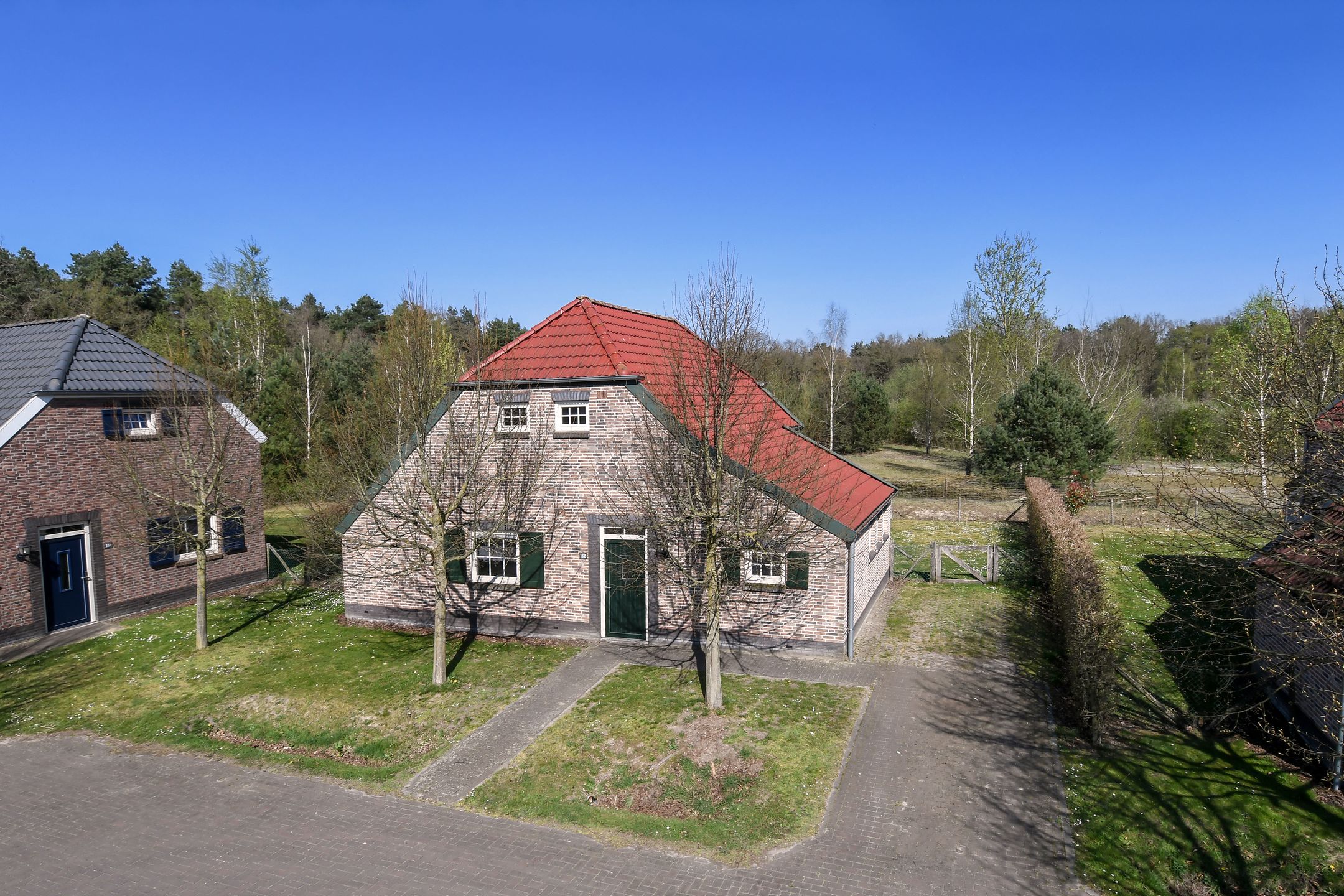 3-bedroom freehold villa in Roggel — photo 2 of 5