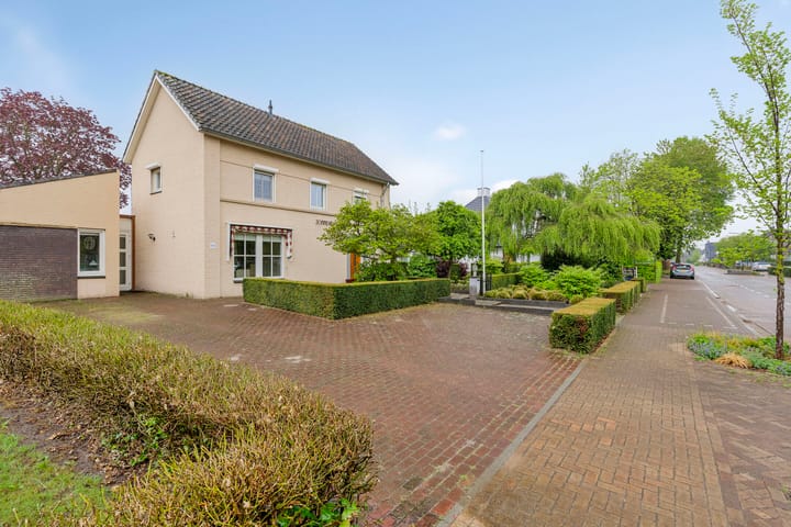 Photo 34 of Hoofdstraat 69