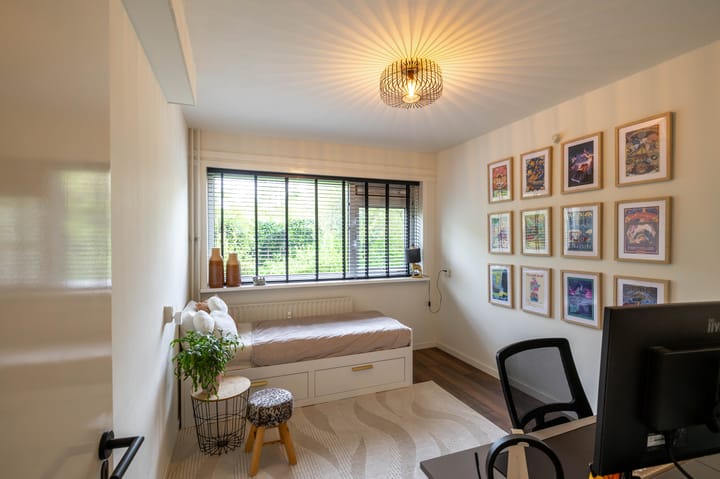 Photo 29 of Helperzoom 385