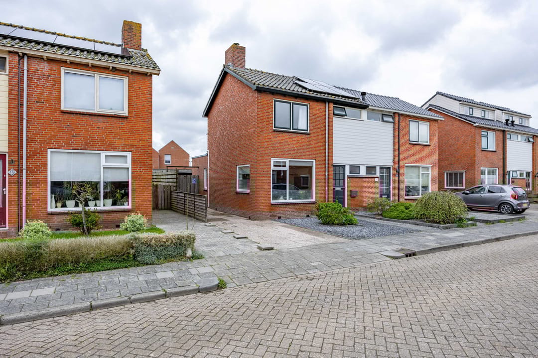 Photo 1 of Trompstraat 18